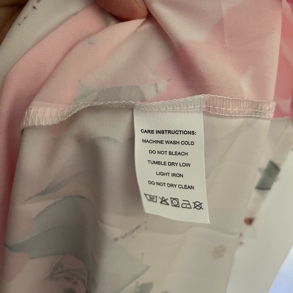 Floral short sleeve, long dress. Brand new! - Picture 4 of 4